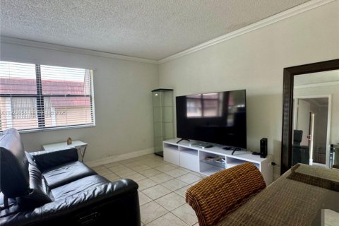 Copropriété à louer à Miami, Floride: 2 chambres, 69.68 m2 № 1983620 - photo 5
