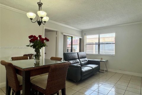 Copropriété à louer à Miami, Floride: 2 chambres, 69.68 m2 № 1983620 - photo 2