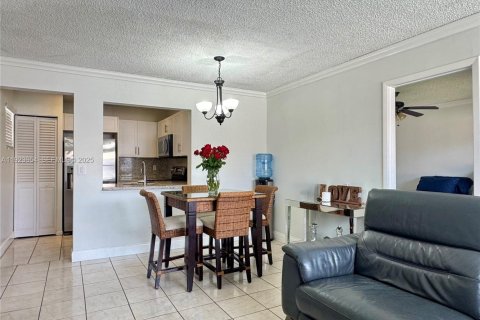 Copropriété à louer à Miami, Floride: 2 chambres, 69.68 m2 № 1983620 - photo 4