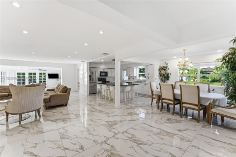 Villa ou maison à louer à Hollywood, Floride: 4 chambres, 226.59 m2 № 1984458 - photo 7