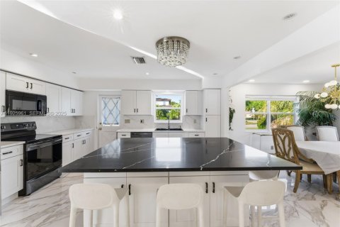 Villa ou maison à louer à Hollywood, Floride: 4 chambres, 226.59 m2 № 1984458 - photo 5