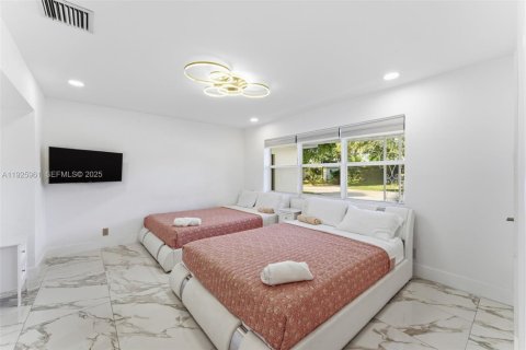 Villa ou maison à louer à Hollywood, Floride: 4 chambres, 226.59 m2 № 1984458 - photo 20