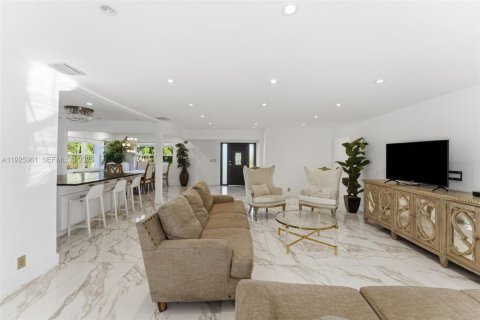 Villa ou maison à louer à Hollywood, Floride: 4 chambres, 226.59 m2 № 1984458 - photo 4