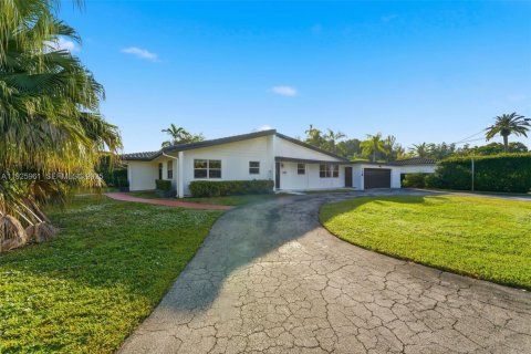 Villa ou maison à louer à Hollywood, Floride: 4 chambres, 226.59 m2 № 1984458 - photo 2