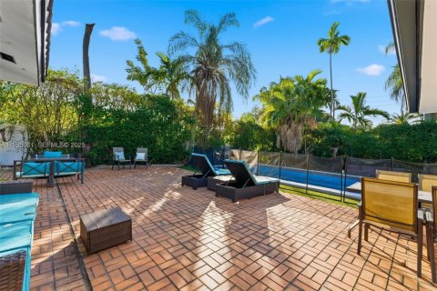 Villa ou maison à louer à Hollywood, Floride: 4 chambres, 226.59 m2 № 1984458 - photo 27