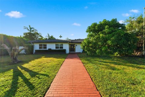 Villa ou maison à louer à Hollywood, Floride: 4 chambres, 226.59 m2 № 1984458 - photo 30