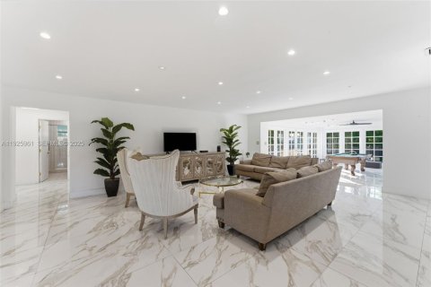 Villa ou maison à louer à Hollywood, Floride: 4 chambres, 226.59 m2 № 1984458 - photo 9