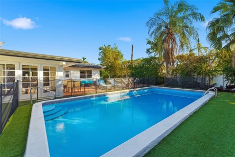 Villa ou maison à louer à Hollywood, Floride: 4 chambres, 226.59 m2 № 1984458 - photo 14