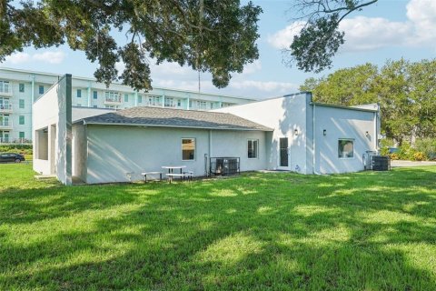 Commercial property in Saint Petersburg, Florida 201.04 sq.m. № 1318520 - photo 16