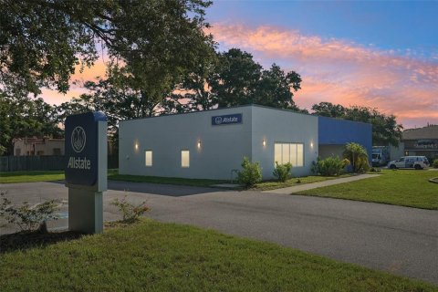 Commercial property in Saint Petersburg, Florida 201.04 sq.m. № 1318520 - photo 22