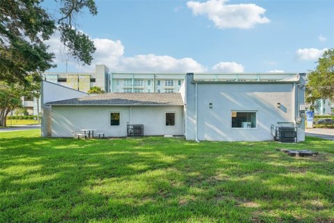 Commercial property in Saint Petersburg, Florida 201.04 sq.m. № 1318520 - photo 15