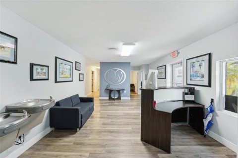 Commercial property in Saint Petersburg, Florida 201.04 sq.m. № 1318520 - photo 25