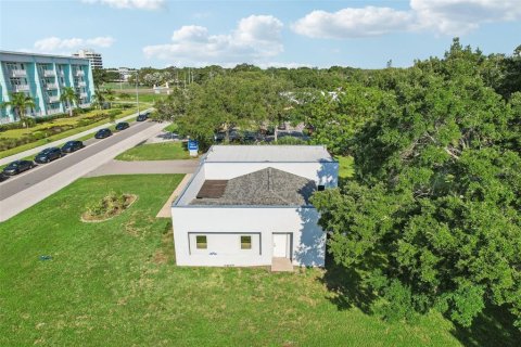 Commercial property in Saint Petersburg, Florida 201.04 sq.m. № 1318520 - photo 11