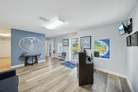 Commercial property in Saint Petersburg, Florida 201.04 sq.m. № 1318520 - photo 23