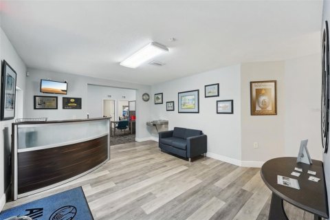 Commercial property in Saint Petersburg, Florida 201.04 sq.m. № 1318520 - photo 28