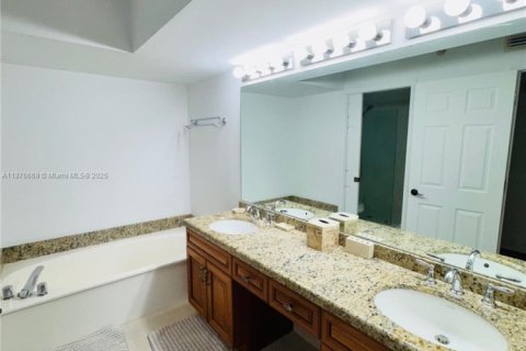 Copropriété à louer à Aventura, Floride: 2 chambres, 109.72 m2 № 1922173 - photo 14