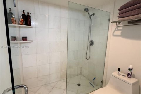 Copropriété à louer à Aventura, Floride: 2 chambres, 109.72 m2 № 1922173 - photo 15