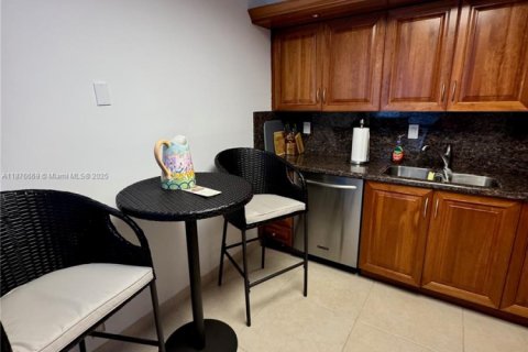 Copropriété à louer à Aventura, Floride: 2 chambres, 109.72 m2 № 1922173 - photo 9