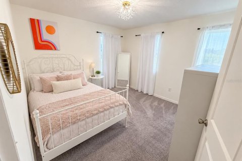Villa ou maison à vendre à Clermont, Floride: 4 chambres, 225.29 m2 № 2388586 - photo 4