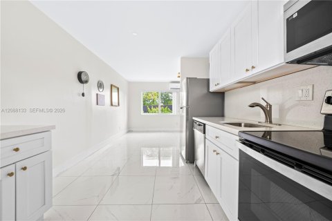Villa ou maison à Fort Lauderdale, Floride 2 chambres, 181.9 m2 № 2363872