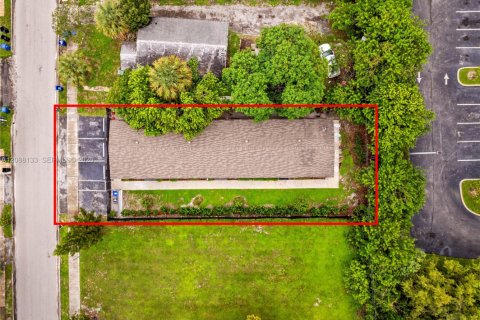 Villa ou maison à louer à Fort Lauderdale, Floride: 2 chambres, 181.9 m2 № 2363872 - photo 12