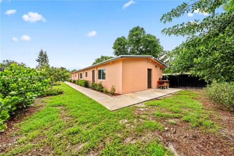 Villa ou maison à louer à Fort Lauderdale, Floride: 2 chambres, 181.9 m2 № 2363872 - photo 16