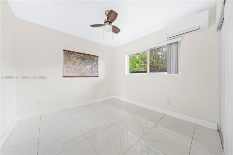 Villa ou maison à louer à Fort Lauderdale, Floride: 2 chambres, 181.9 m2 № 2363872 - photo 8