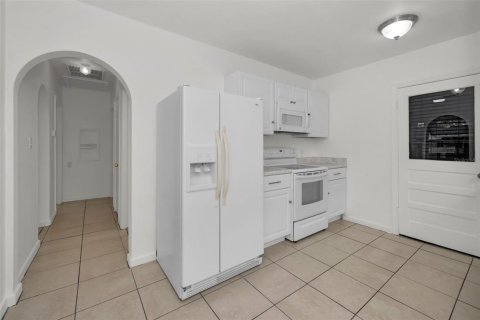 House in Clearwater, Florida 2 bedrooms, 89 sq.m. № 1658061 - photo 13