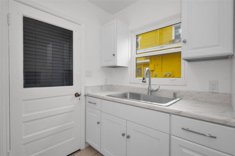 House in Clearwater, Florida 2 bedrooms, 89 sq.m. № 1658061 - photo 16