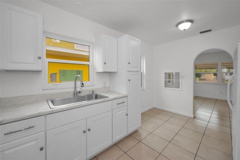 House in Clearwater, Florida 2 bedrooms, 89 sq.m. № 1658061 - photo 18
