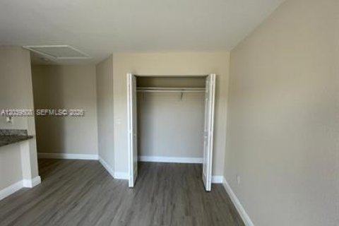 House in Fort Lauderdale, Florida 241.82 sq.m. № 2086589 - photo 5