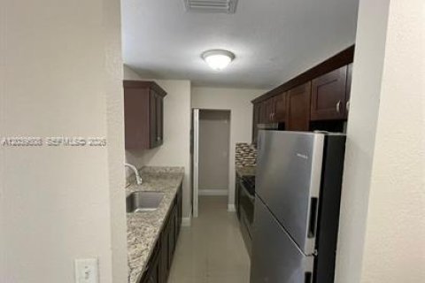 House in Fort Lauderdale, Florida 241.82 sq.m. № 2086589 - photo 9