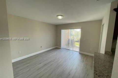 House in Fort Lauderdale, Florida 241.82 sq.m. № 2086589 - photo 10