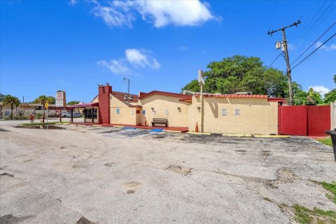 Immobilier commercial à vendre à Miami, Floride № 1942016 - photo 6