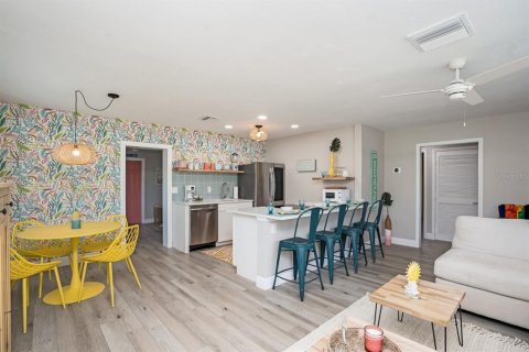 House in Bradenton, Florida 2 bedrooms, 104.7 sq.m. № 1349960 - photo 8