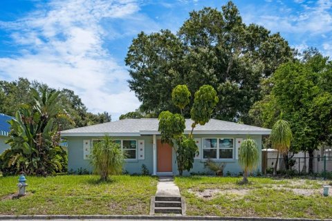 House in Bradenton, Florida 2 bedrooms, 104.7 sq.m. № 1349960 - photo 1