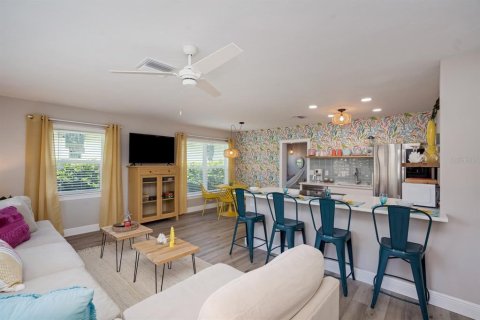 House in Bradenton, Florida 2 bedrooms, 104.7 sq.m. № 1349960 - photo 4