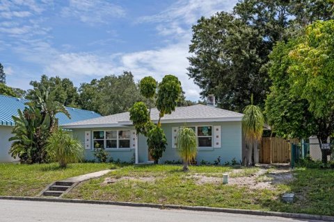 House in Bradenton, Florida 2 bedrooms, 104.7 sq.m. № 1349960 - photo 3