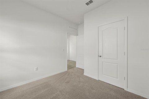 House in Poinciana, Florida 5 bedrooms, 208.47 sq.m. № 2218640 - photo 15