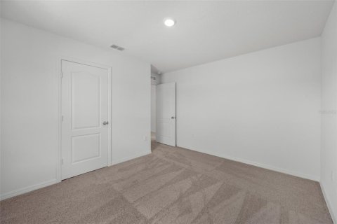 House in Poinciana, Florida 5 bedrooms, 208.47 sq.m. № 2218640 - photo 26