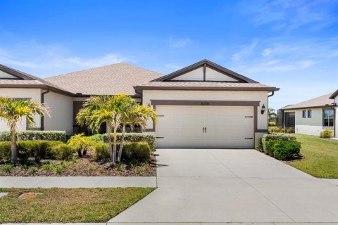 House in Apollo Beach, Florida 3 bedrooms, 147.16 sq.m. № 1658448 - photo 1