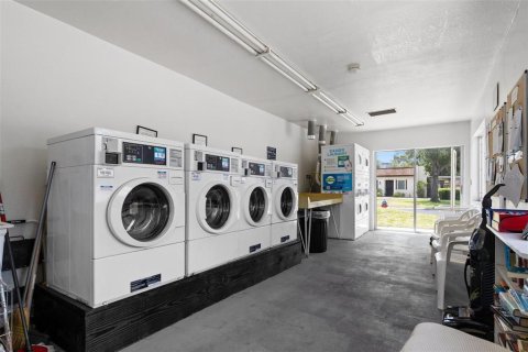 Condo in Palm Harbor, Florida, 1 bedroom  № 1828620 - photo 12