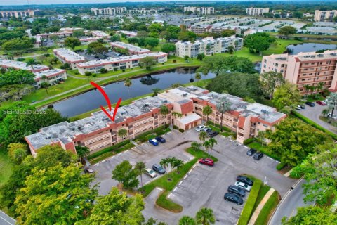 Condo in Delray Beach, Florida, 2 bedrooms № 2244269 - photo 15