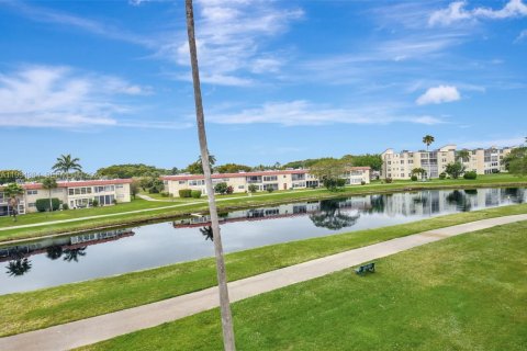 Condo in Delray Beach, Florida, 2 bedrooms № 2244269 - photo 7
