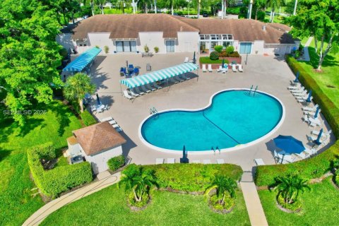Condo in Delray Beach, Florida, 2 bedrooms № 2244269 - photo 24