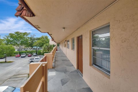 Condo in Delray Beach, Florida, 2 bedrooms № 2244269 - photo 27