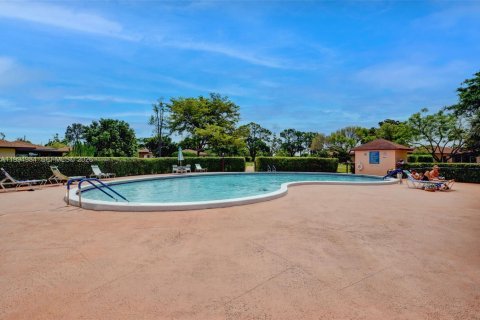 Condo in Delray Beach, Florida, 2 bedrooms № 2244269 - photo 18