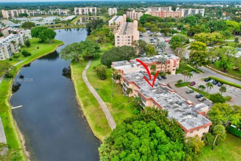 Condo in Delray Beach, Florida, 2 bedrooms № 2244269 - photo 16