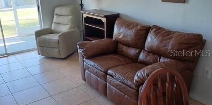 Condominio en Lake Suzy, Florida, 2 dormitorios  № 1586296