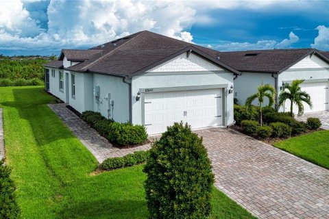 House in Parrish, Florida 2 bedrooms, 143.26 sq.m. № 2361457